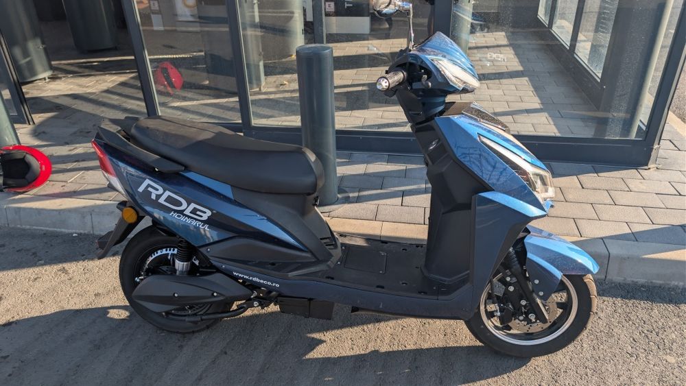 Scuter electric 25 km/h