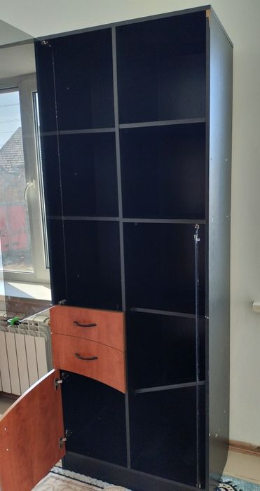 Шкаф с зеркалом, в хорошем состоянии!