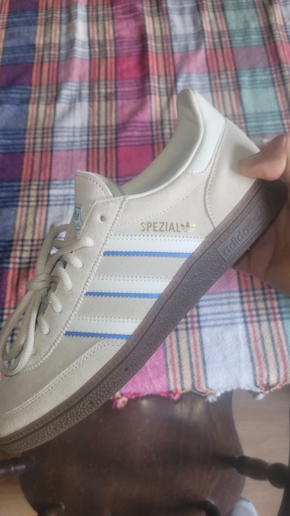 Adidasi Handbal Spezial 100% originali-42-2/3