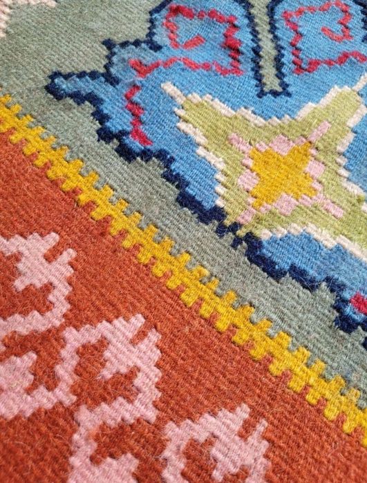 Covor vechi din lana