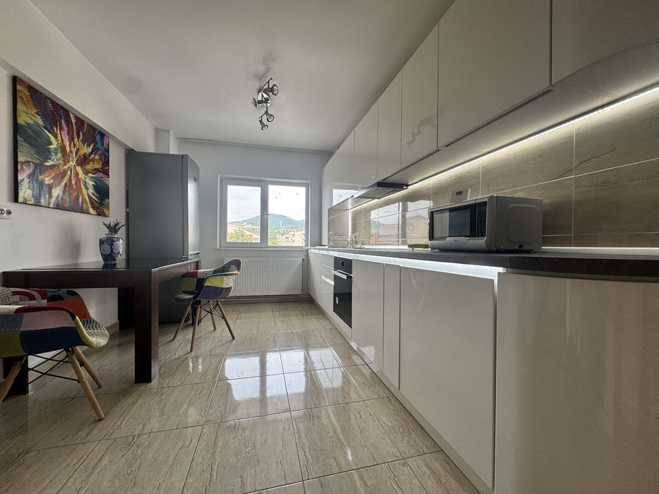 Inchiriez apartament 2 camere regim hotelier