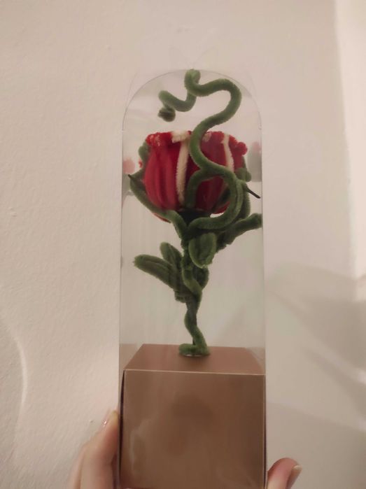 Ornament cu trandafir