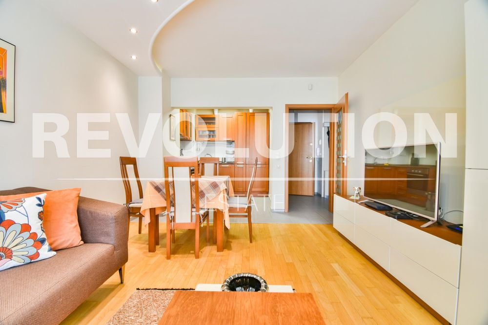 Дава се под наем Многостаен апартамент в София, Иван Вазов - 200 кв.м за 1980 € - Снимка #7