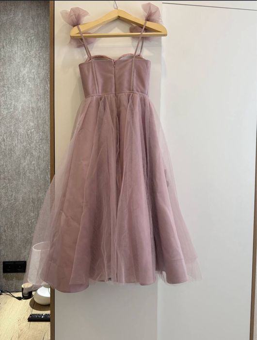 Розовое вечернее платье