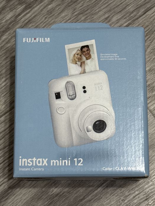 Полароид Fujifilm instax mini 12 белый