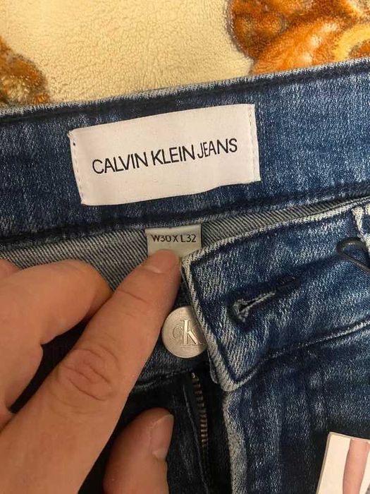 Blugi Calvin Klein