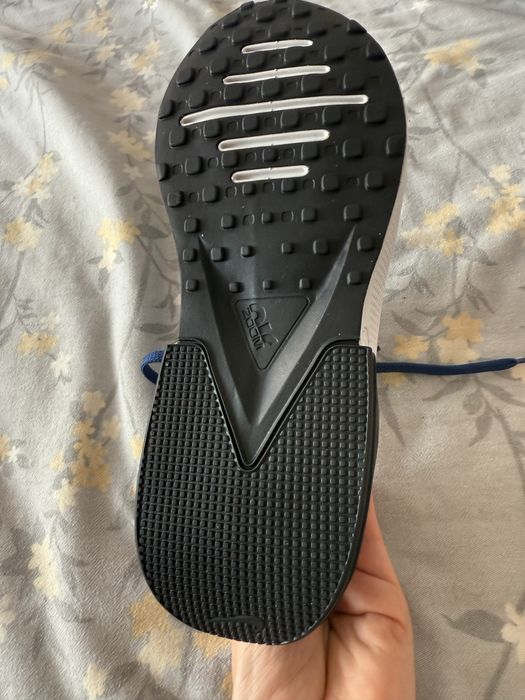 Adidasi Nike dama marimea 38,5