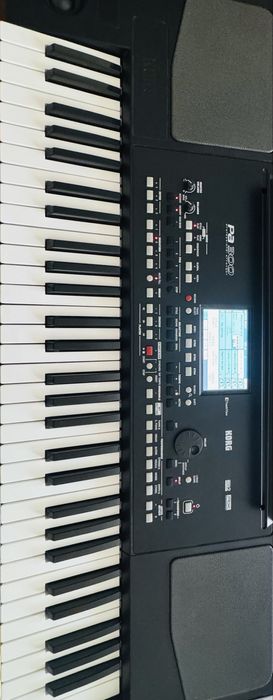 Korg PA300 folosita extrem de putin