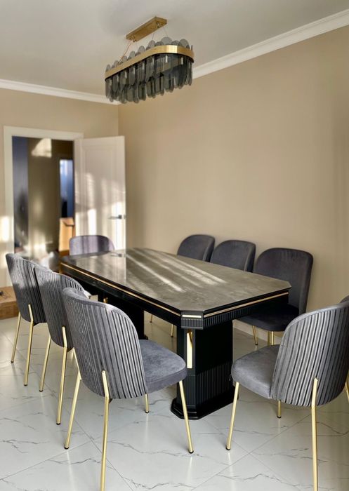 Срочно продается кухонный стол