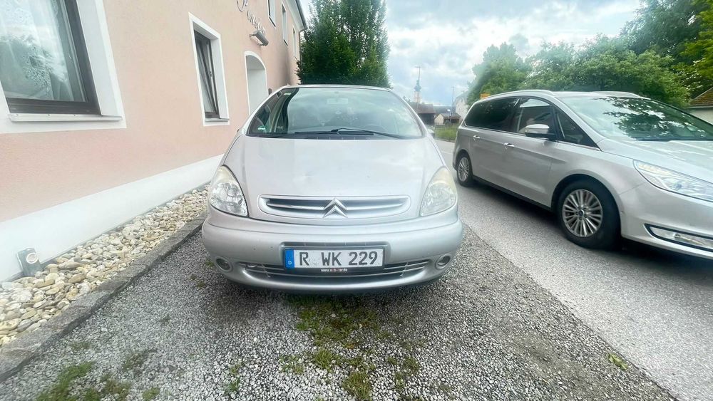 Citroen Xsara Picasso, parbriz original, far faruri complete.