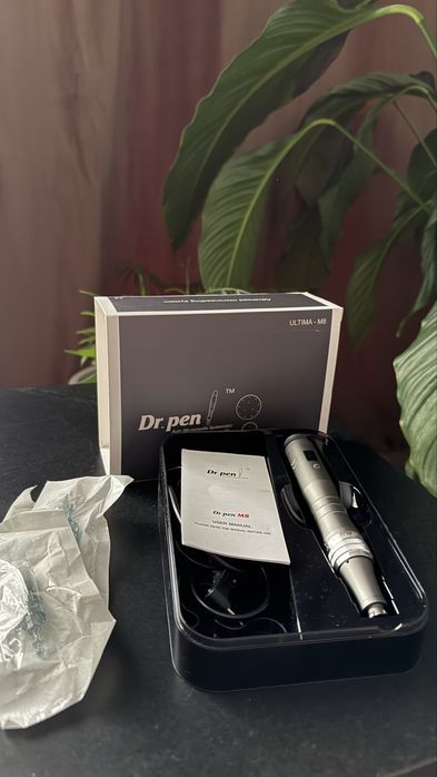 Dr.Pen M8 — aparat profesional microneedling, wireless, dermapen
