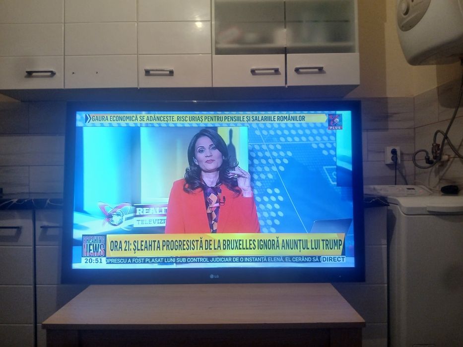 Vind TV led  LG mare de 55 cm