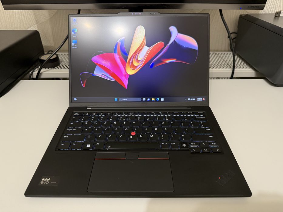 Lenovo X1 Carbon Gen12, Ultra 5, 16Gb, 512Gb, et.. ca NOU!