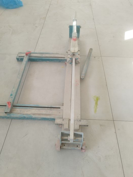 Плиткарез сотилади