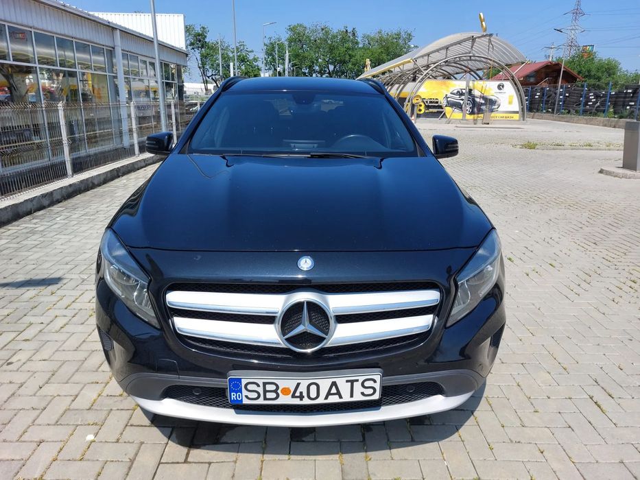 Mercedes-Benz GLA Mercedes Benz GLA 220CDI 4MATIC automată