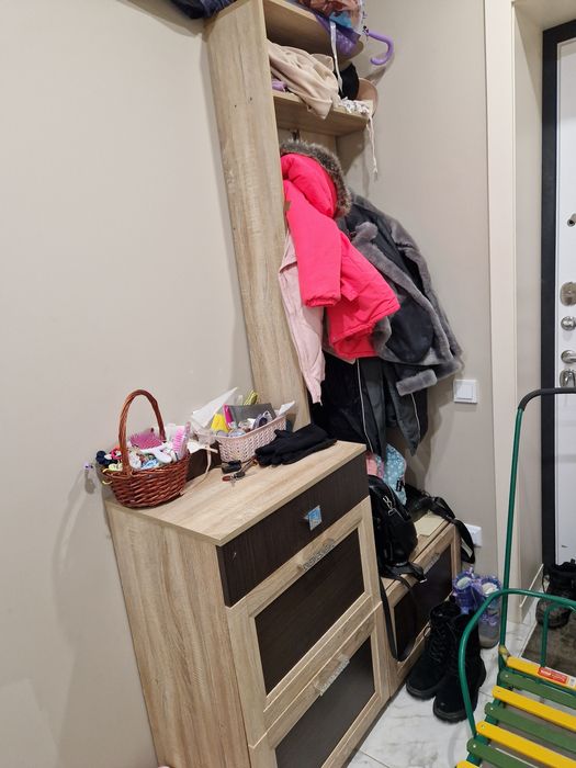 Продам коридор мебель