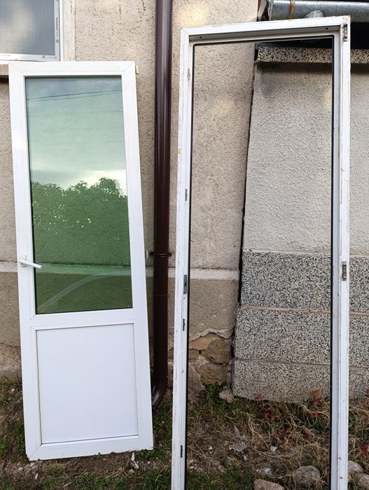 ПВЦ  врата с каса