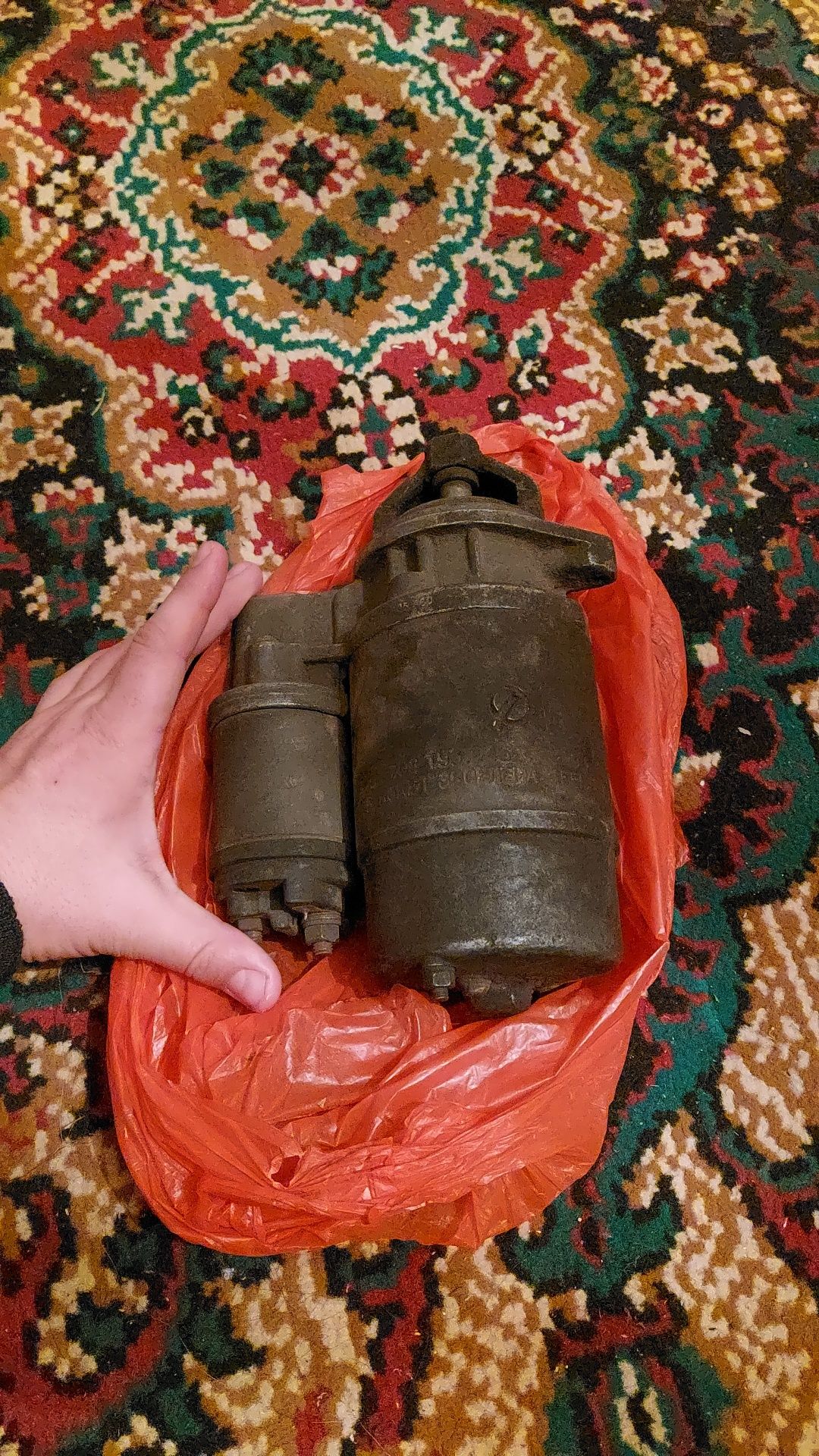 Продам стартер оригинал