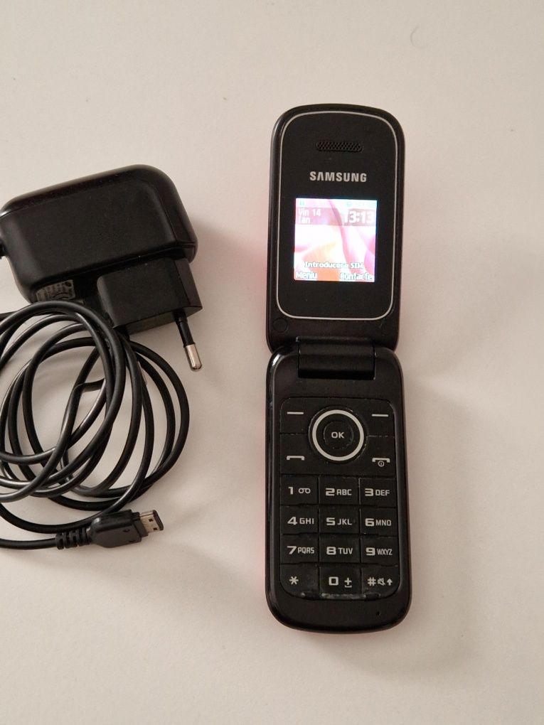 Telefon cu clapeta GT-E1190 Red cu incarcator original al lui.