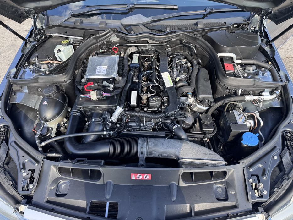 Dezmembrez Mercedes C w204 C250