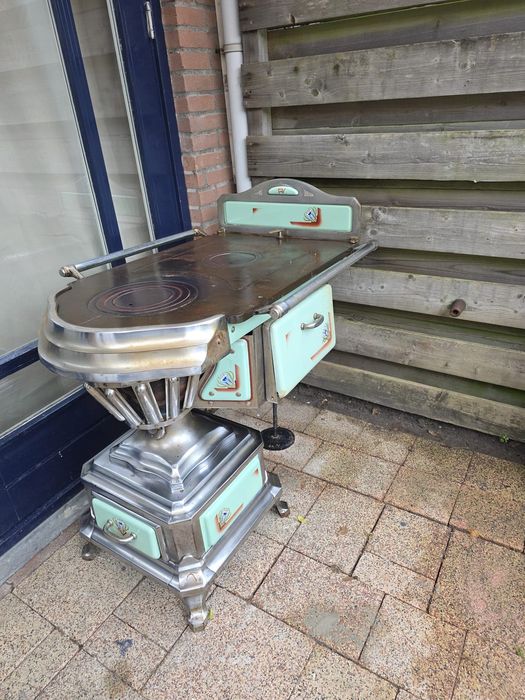 Sobă pe lemne   deosebită