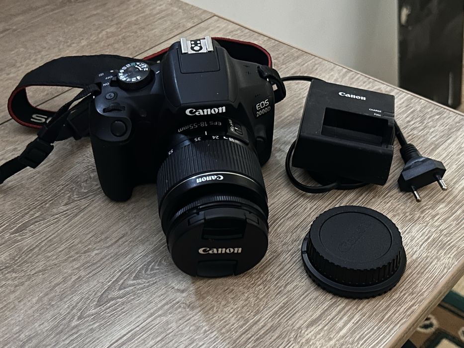 камера профиссиональная Canon EOS 2000D