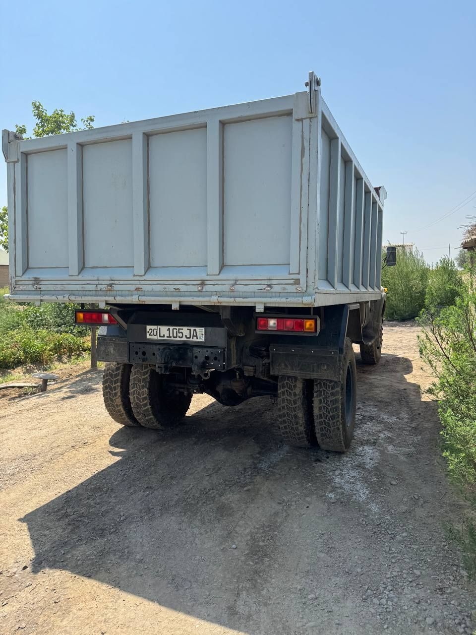 Zil 130 sotiladi soz holatda
