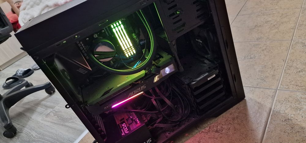 Vand Unitate PC Gaming + Monitor