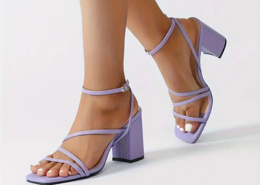 Дамски сандал,номер 39