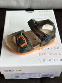 Чисто нови сандали на Geox