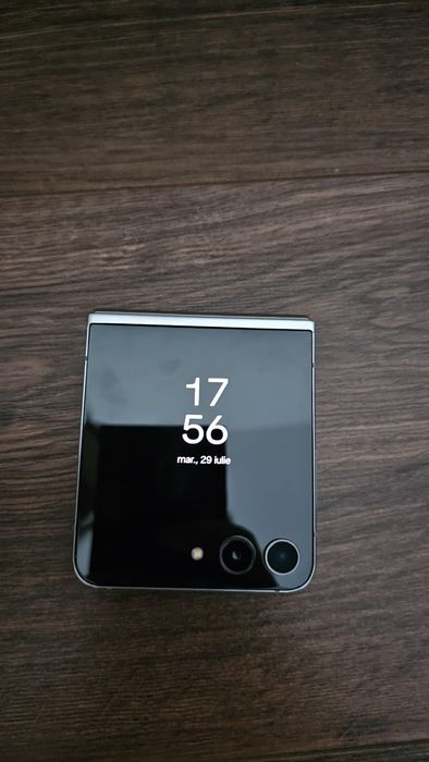 Samsung Galaxy Z Flip 5