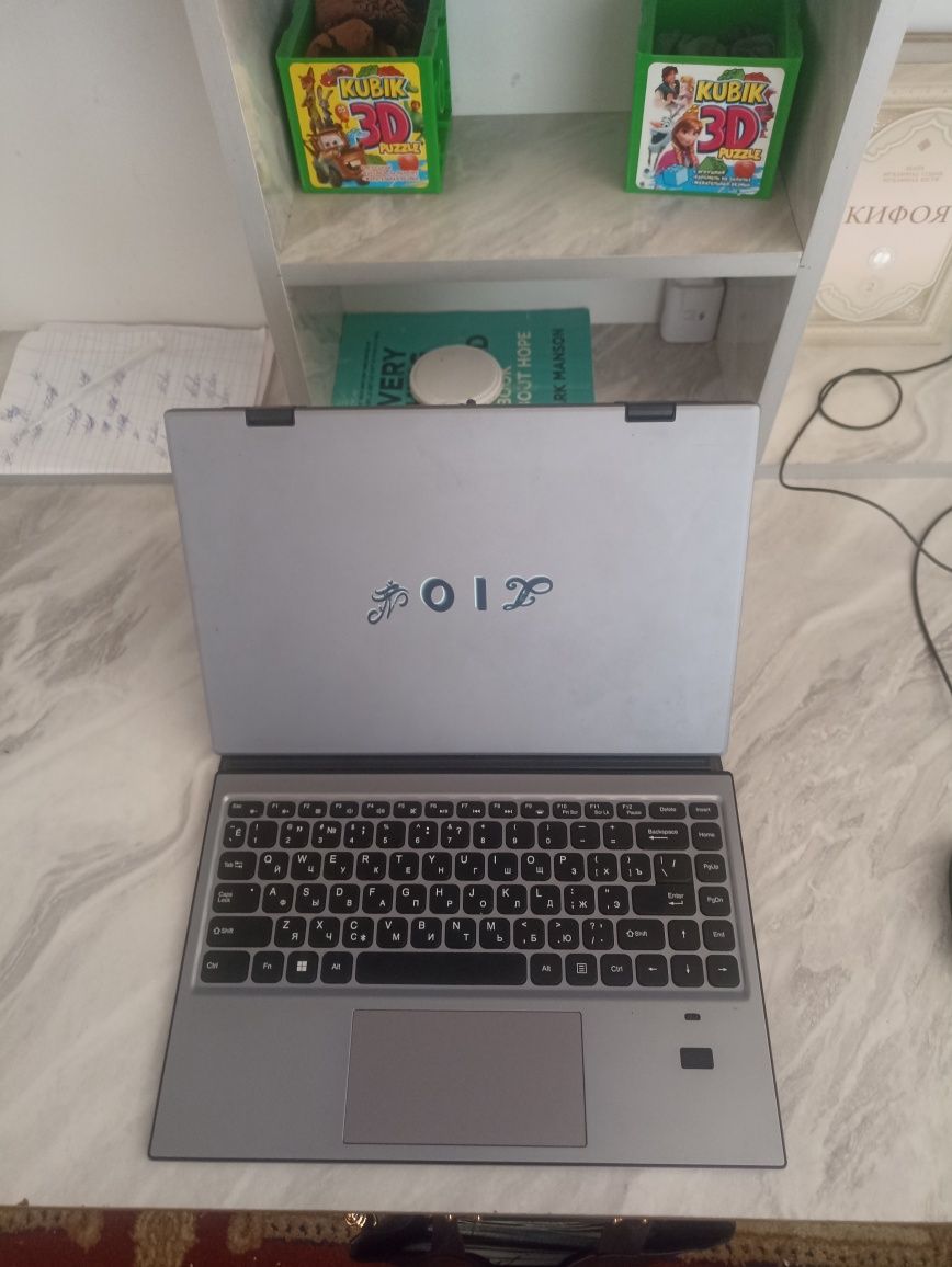 Lion dual touch screen notebook Sotiladi!