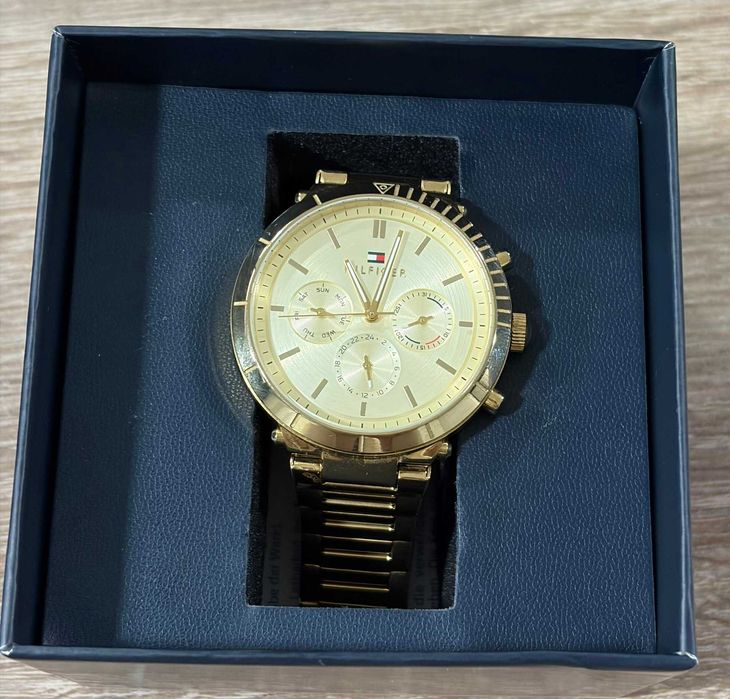 Дамски часовник TOMMY HILFIGER 3022