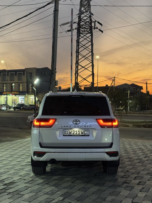 Toyota Land Cruiser 300 Full