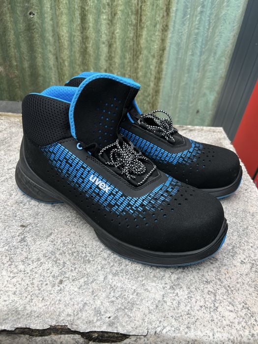 Vand bocanci protectie Uvex marimea 45