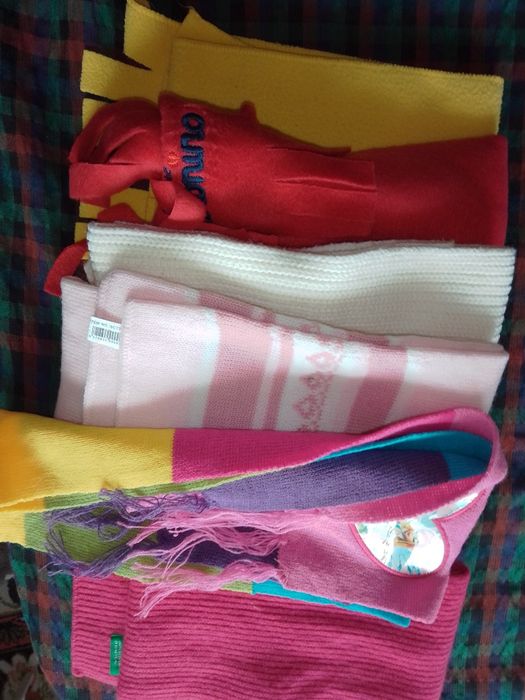 Детски шапки,шалове и аксесоари