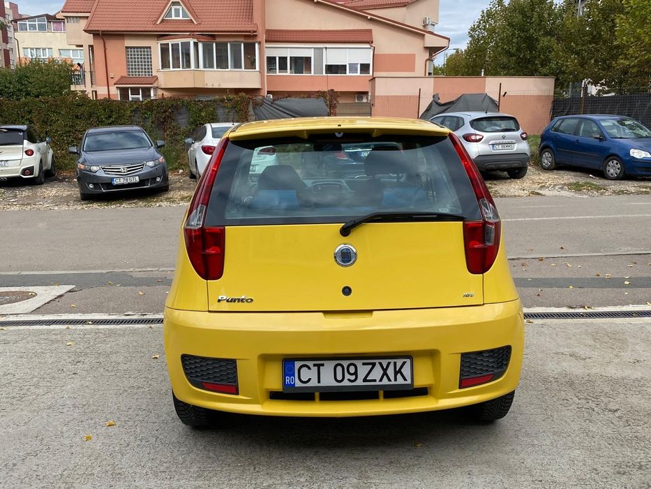 Okazie Fiat punto Facelift Economic An 2006 /1.3 benzină 
. An fabric