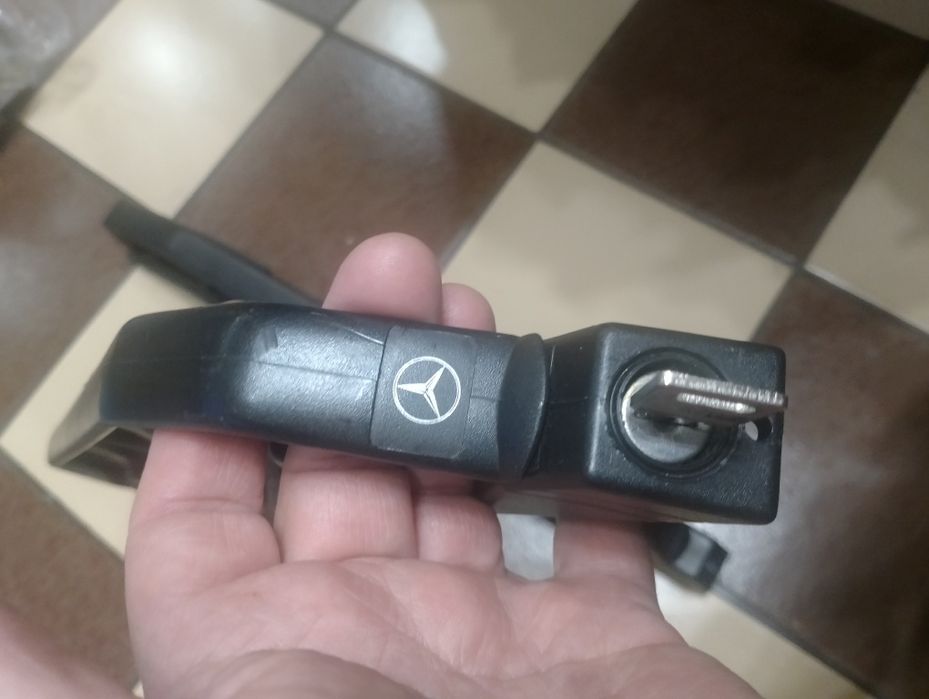 Багажник - стойка за ски Mercedes 3чф