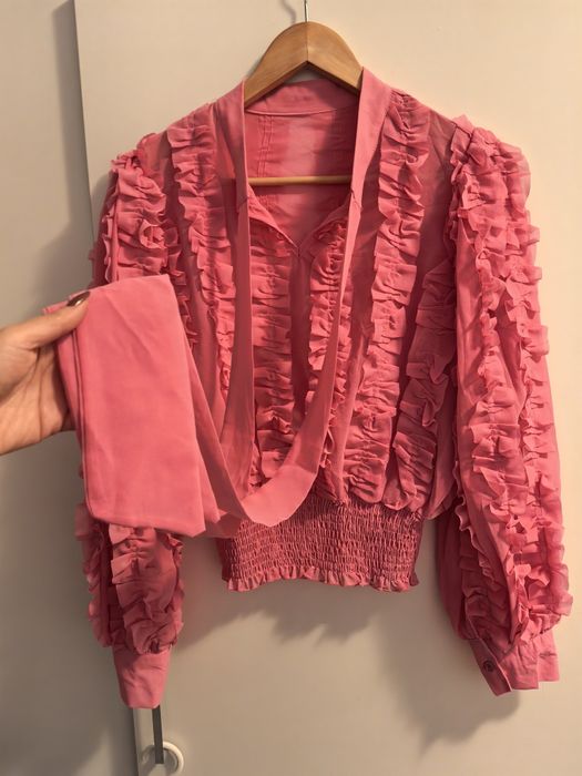 Bluza din voal roz cu croi larg, elastic în talie cu mâneci bufante