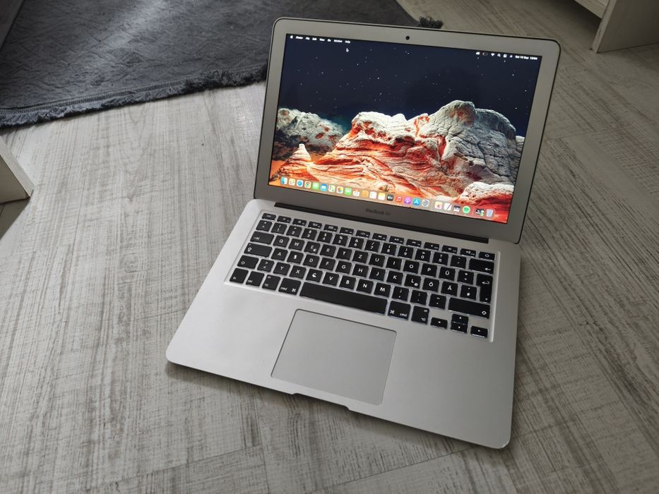 Apple Macbook Air