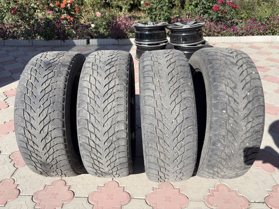 215/60/17 Nokian Hakapelita R3 зимние шины