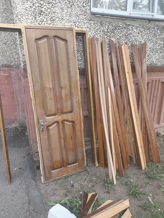 Продам двери деревянные