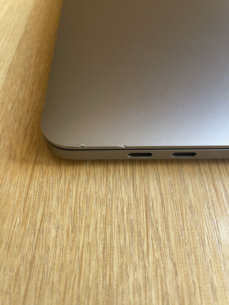 MacBook Pro 13” A2251 2020 Intel i5/16GB RAM/512GB SSD