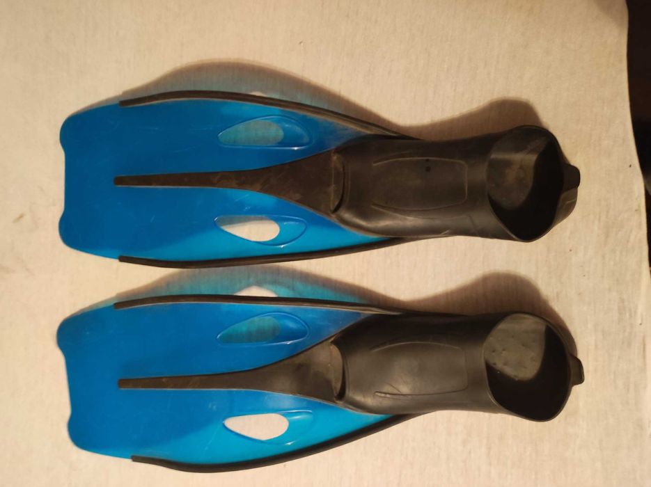 Плавници  Сирена /32-33/,  GRANE SPORTS /32-33/.