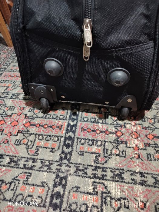 Продам дорожную сумку.