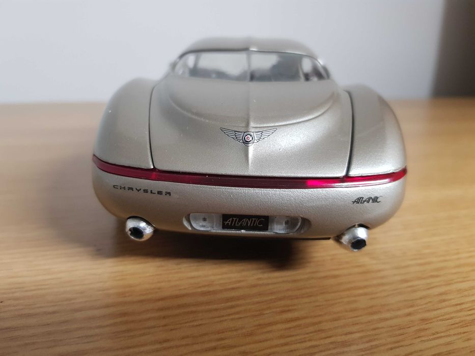 Macheta Chrysler atlantic, scara 1/18, Guiloy, model rar