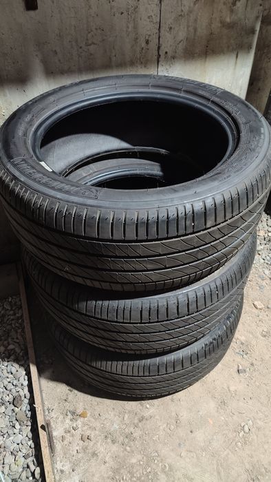 Продам балоны 225/50/R17 MICHELIN