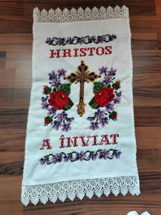 Cămăși mărgele,prosoape ,curele icoane