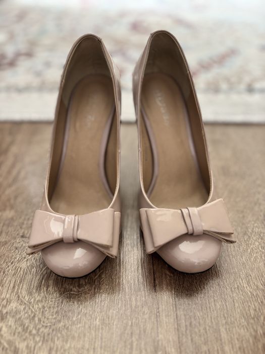 Туфли б/у лакированные из натуральной кожи 33 размер