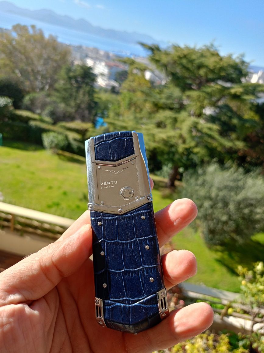 Продавам телефон Vertu Signature S Blue Alligator